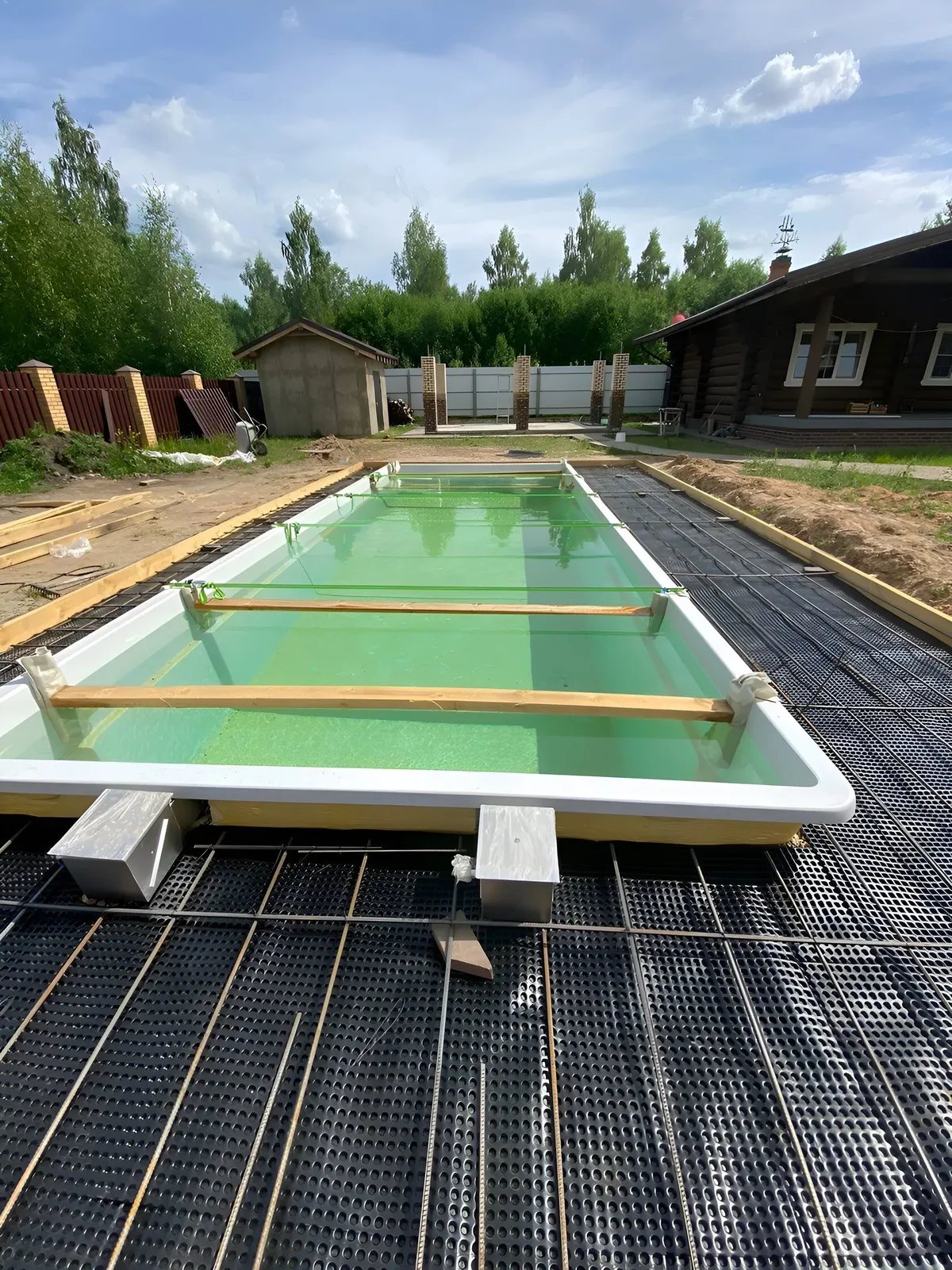 Laguna 9 — вечернее освещение в Камышине