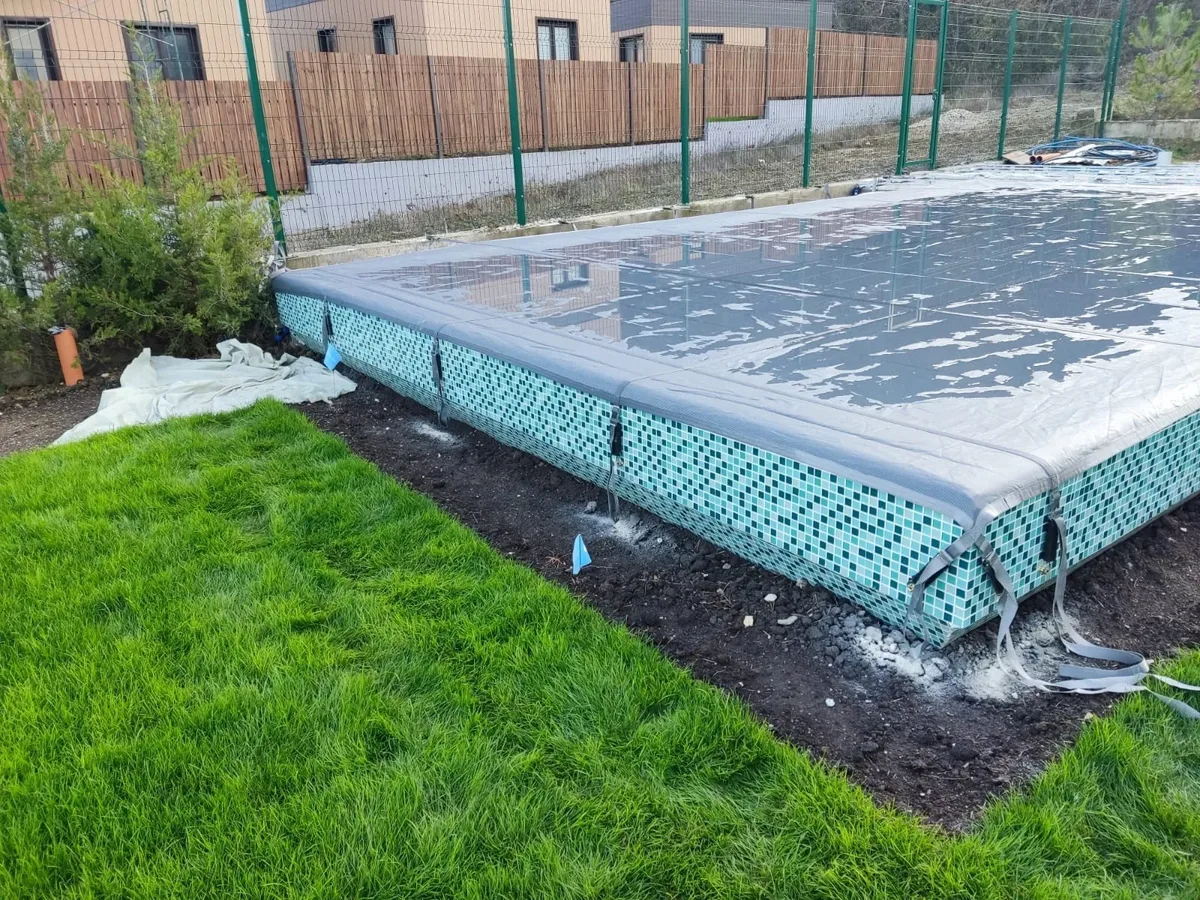 Батутное покрывало на бассейне в Камышине